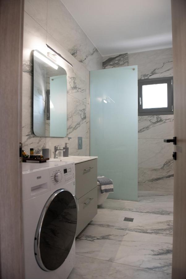 Luxury Autonomous Ground Floor Apartment อีกูเมนิทซา ภายนอก รูปภาพ
